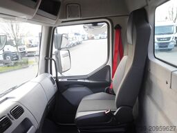 Renault C320 P4x2 E6 / Fassi 5.6 t / Range 8 m /