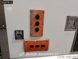 Mercedes Antos 1924 4X2 EuroFrigo 2000kg underfold tailg...