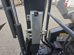Hyundai HX17AZ