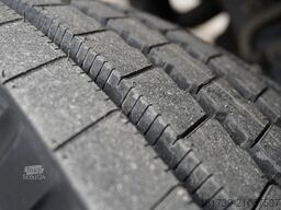 Renault C280 DTI 8 / FASSI crane 5.6T / range 8m