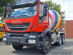 IVECO 260AD360PS Eurotrakker 7qubik Liebherr Aufbau