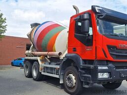 IVECO 260AD360PS Eurotrakker 7qubik Liebherr Aufbau