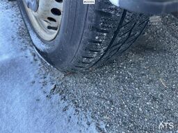 Iveco Daily box truck w/ lift and 2 sets of tires – Will