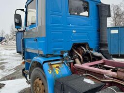 Scania 143M hook loader with 22T hook