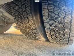 Volvo FH460 6x2 asphalt truck – 330,000 km