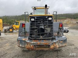 Komatsu WA470-5H Wheel loader w/ bucket