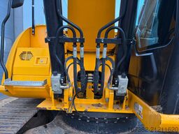JCB JS220