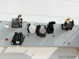 SCHMITZ CARGOBULL SKO 24 / DOPPELSTOCK / ROLLTOR /ZURRLEISTE /TOP