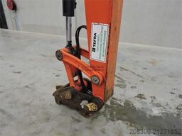 KUBOTA KX080