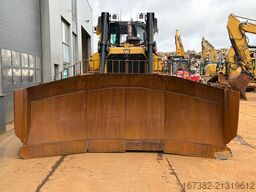 Caterpillar D8T