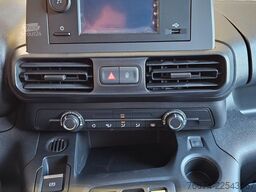 OPEL Combo E Cargo - e Basis 11-KW Charger Glas