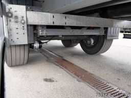 SCHMITZ CARGOBULL SKO 18 / ROLLTOR / ZURRLEISTE /ZURRINGE /LIFT