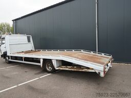 Mercedes-Benz 814 machine transporter truck