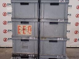 Diversen Occ lot van 20 plastieken bakken