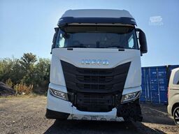 IVECO 490 S-Way mit kleinem Unfallschaden, Retarder