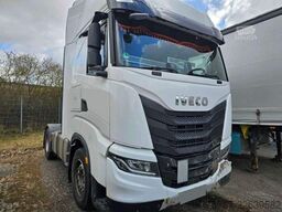 IVECO 490 S-Way mit kleinem Unfallschaden, Retarder