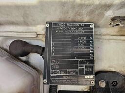 IVECO 490 S-Way mit kleinem Unfallschaden, Retarder