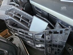 IVECO 490 S-Way mit kleinem Unfallschaden, Retarder