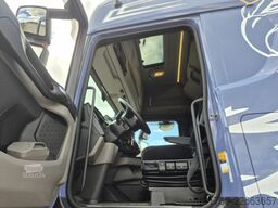 SCANIA S580 A6x2NA Highgline tractor unit/ 3 pc