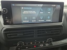 Peugeot Expert L2 180 EAT8 erhöhte Nutzlast Laderaumboden Connect-Paket Trennwand verglast 17 Zoll LM Sommer Ersatzrad Seitenscheibe schiebbar