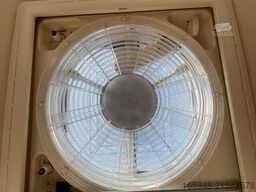 EURAMOBIL 675 SB PROFILA RS | Hubbett, Französisches Bett