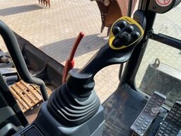 Hitachi ZX225USLC-6