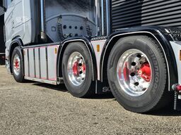 Scania R590 V8 6X4 / 2 TANKS / NL TRUCK! 80T