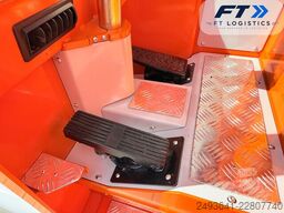 Hubtex DQ45-D TRIPLEX 5500 FORK POSITIONER