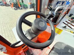 Hubtex DQ45-D TRIPLEX 5500 FORK POSITIONER