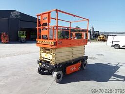 JLG ES3246