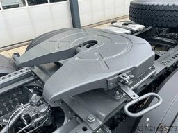 Mercedes-Benz Actros 3348 S 6x4 Tractor Head