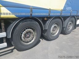 Fruehauf Curtainsider Hard wood floor