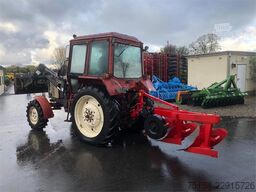 Belarus MTS 82 FL + 3 Schar Beetpflug