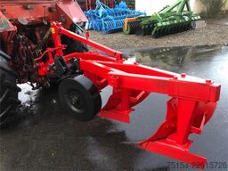 Belarus MTS 82 FL + 3 Schar Beetpflug