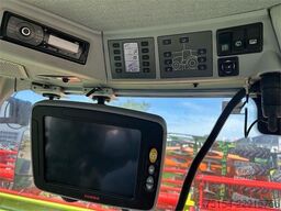 CLAAS Axion 870