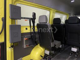 VW Crafter 35 Aut. *Rollstuhl-Rampe* 8-Sitze (5615)