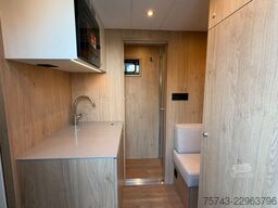  STX Trailer  4 Pferde Wohnung, Dusche, Neu