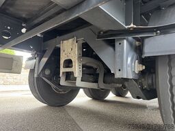 Wielton NS-3 Trockenfracht-Koffer, Liftachse, SA