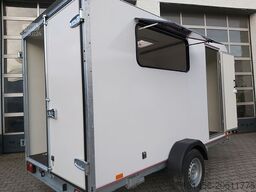 trailershop Camper Verlängerung Anhänger isoliert Fenster Tür