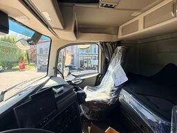 VOLVO Maschinentransporter mit Rampen, Arbeitsbühnen