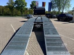 VOLVO Maschinentransporter mit Rampen, Arbeitsbühne