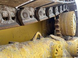 Caterpillar D8R - Single shank ripper