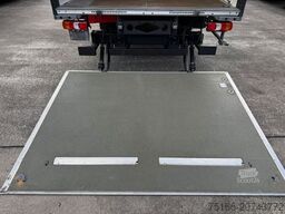 MERCEDES-BENZ ATEGO 818 L Koffer 7,30 m LBW 1 T*Seitentür
