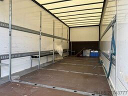 MERCEDES-BENZ ATEGO 818 L Koffer 7,30 m LBW 1 T*Seitentür