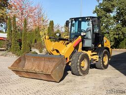Caterpillar 908M ŁADOWARKA KOŁOWA
