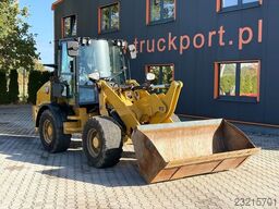 Caterpillar 908M ŁADOWARKA KOŁOWA