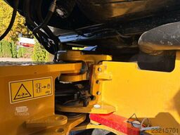 Caterpillar 908M ŁADOWARKA KOŁOWA