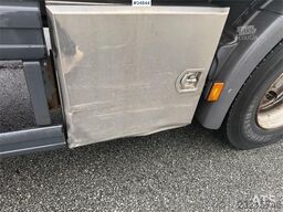 Scania P280 Box truck with full side opening and tail lif
