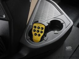 Mercedes-Benz Actros 3563 8x4 / Tipper for grain 20 t