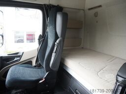 Mercedes-Benz Actros 3563 8x4 / Tipper for grain 20 t